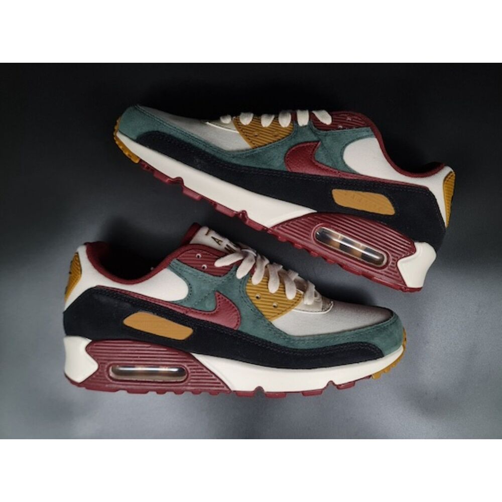Nike Air Max 90 Premium. Coconut Milk Vintage Green. SIZE 9 -  HQ3609-113